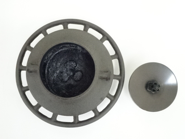  釜師　菊地政光造　車軸釜（共箱）